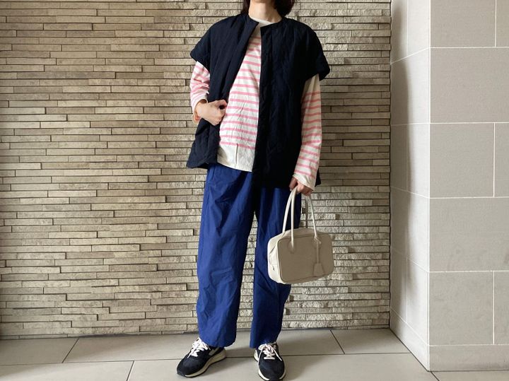 お腹まわりのプヨ!「ウエストインしない」派の40代正解コーデ