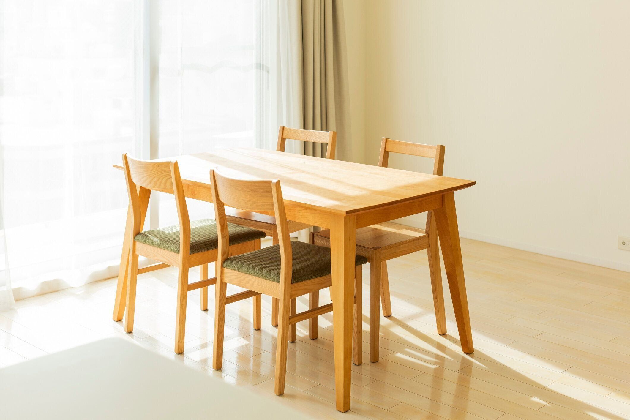 ダイニングテーブル