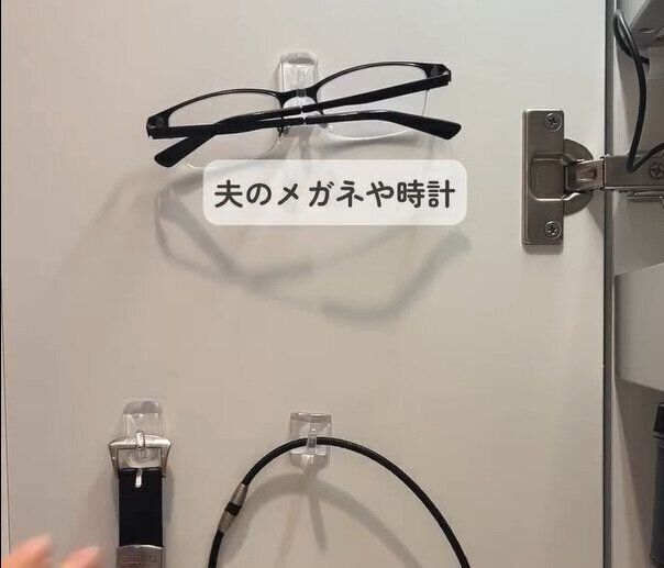 【ダイソー】ミスってもOK！ノリ残りしにくい粘着フック