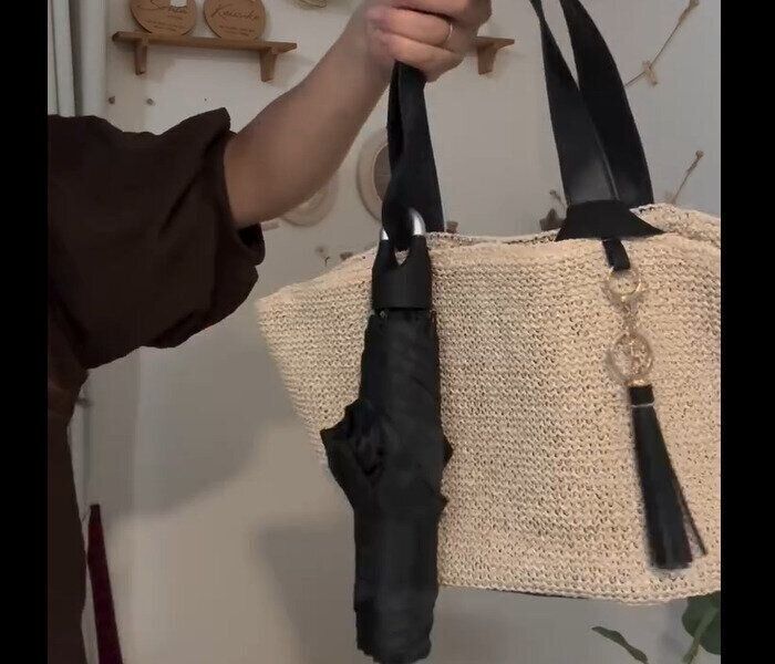 【ダイソー】両手が空く！折りたたみ傘