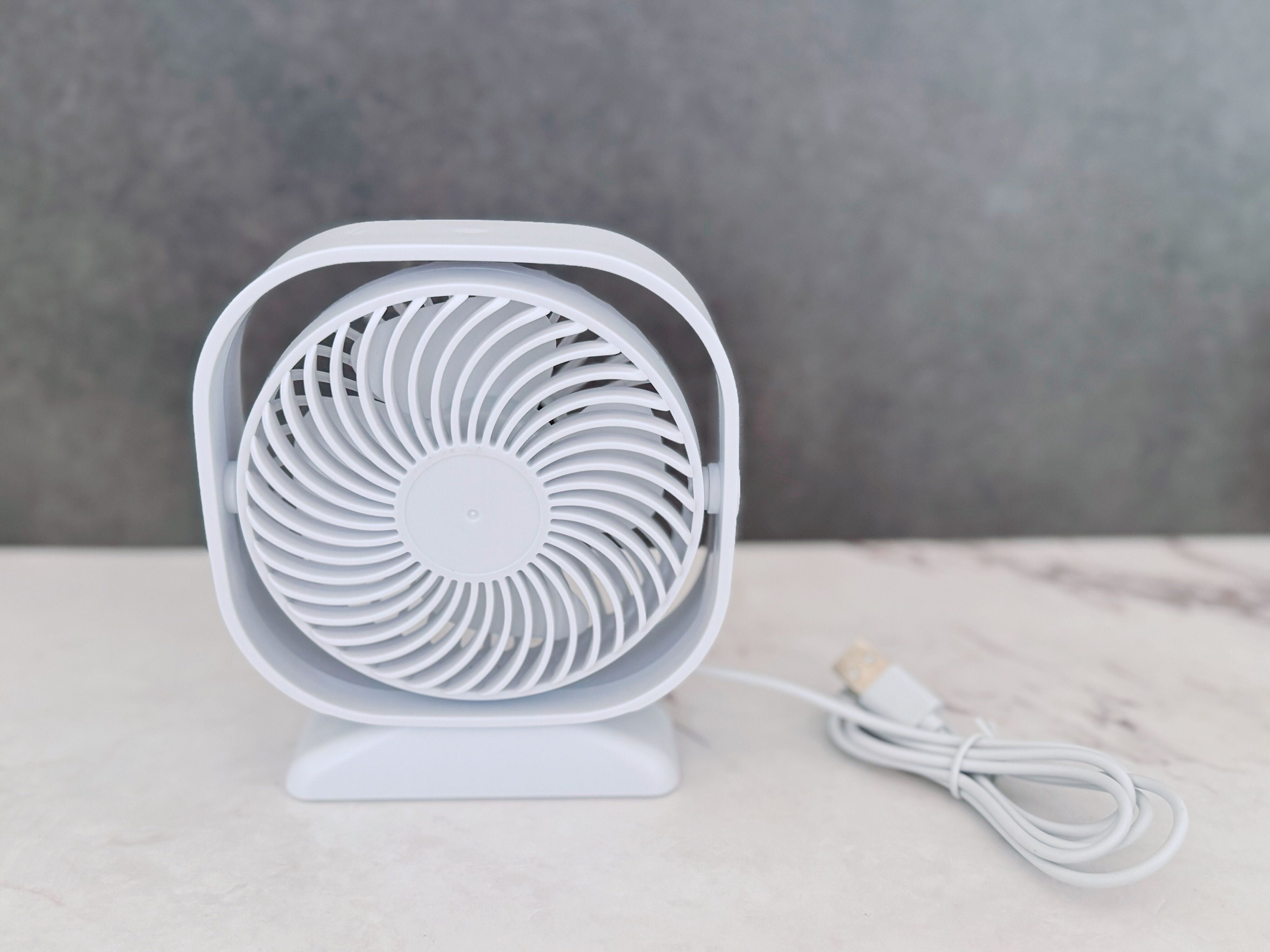 商品情報「扇風機（USB、四角丸型、ブラケット付）」