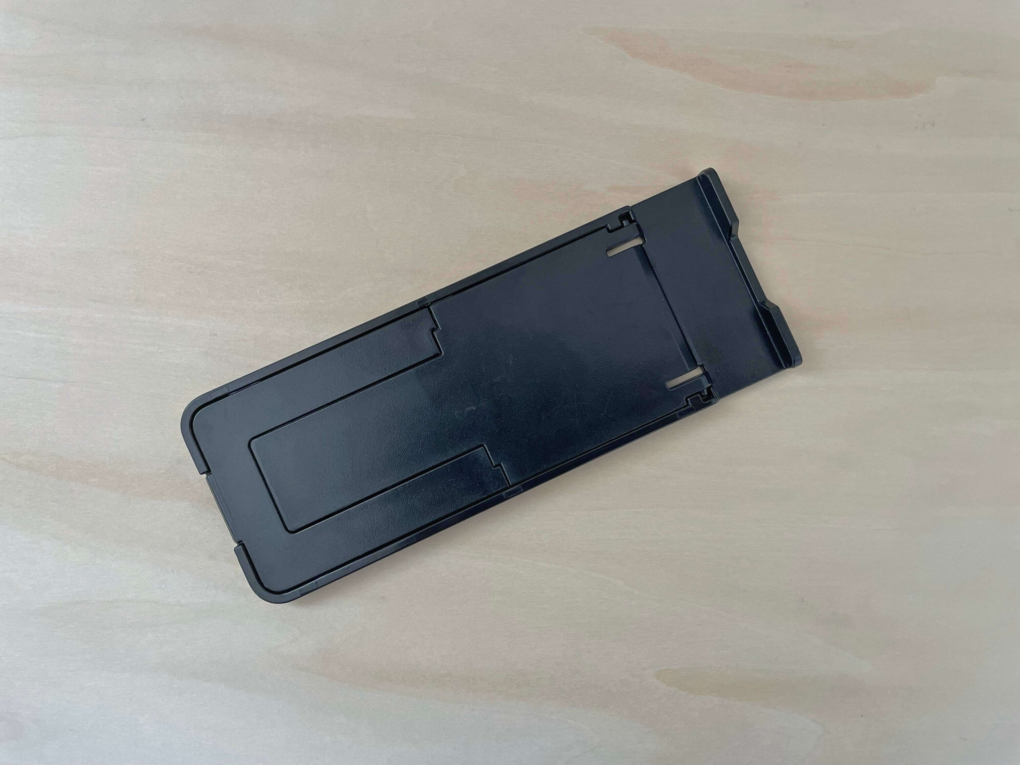 折りたたむとコンパクトに