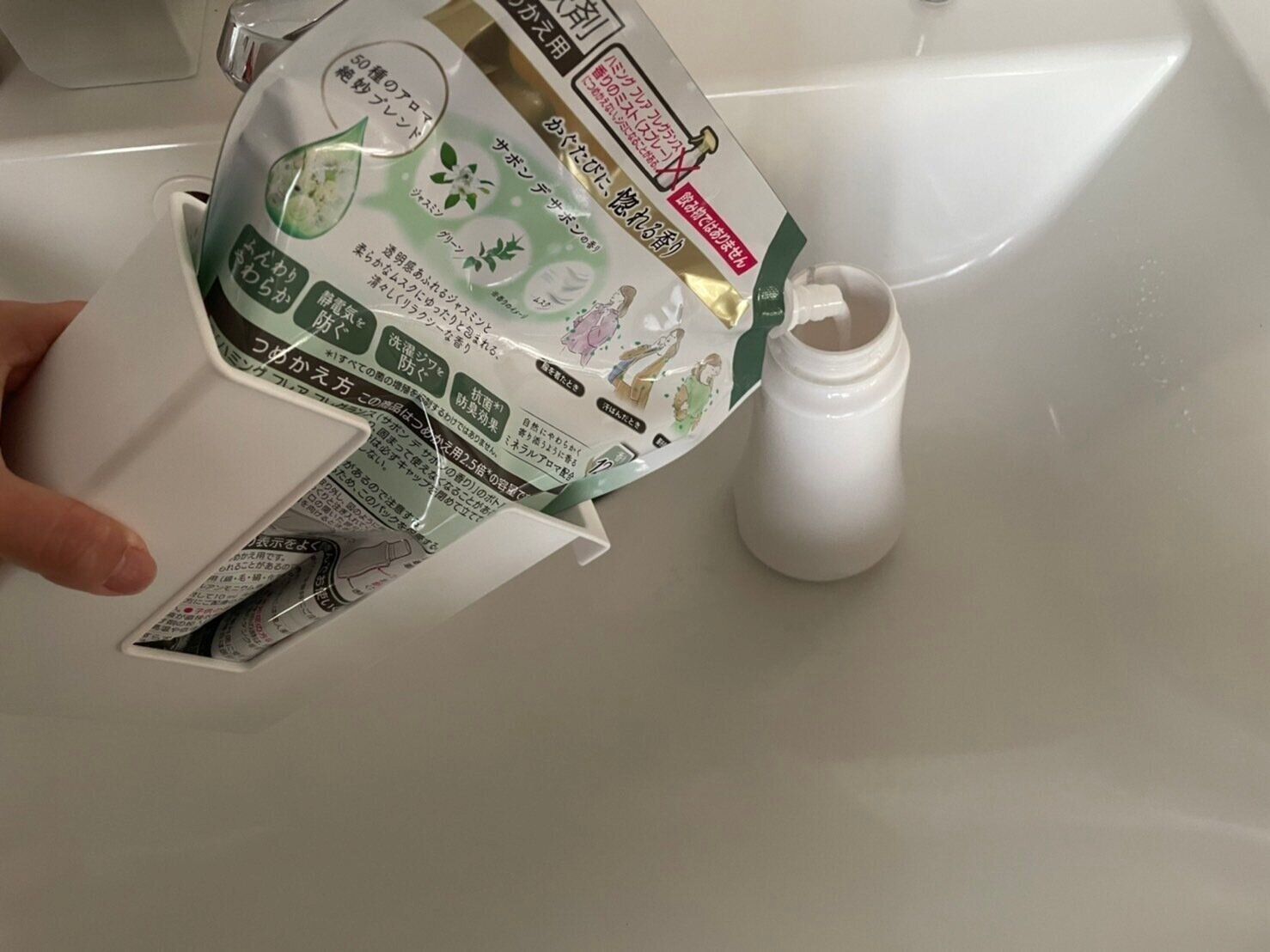 意外と置き場所に悩む「詰め替え洗剤」のストック、正解がセリアにありました！