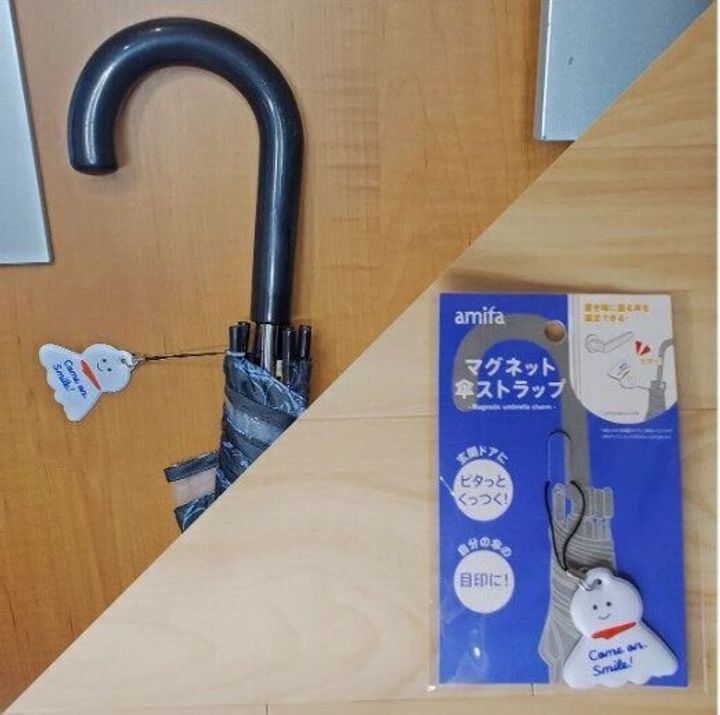 【セリア】救世主が現れた!付けるだけでどこでも傘をピタッとできるアイデア商品