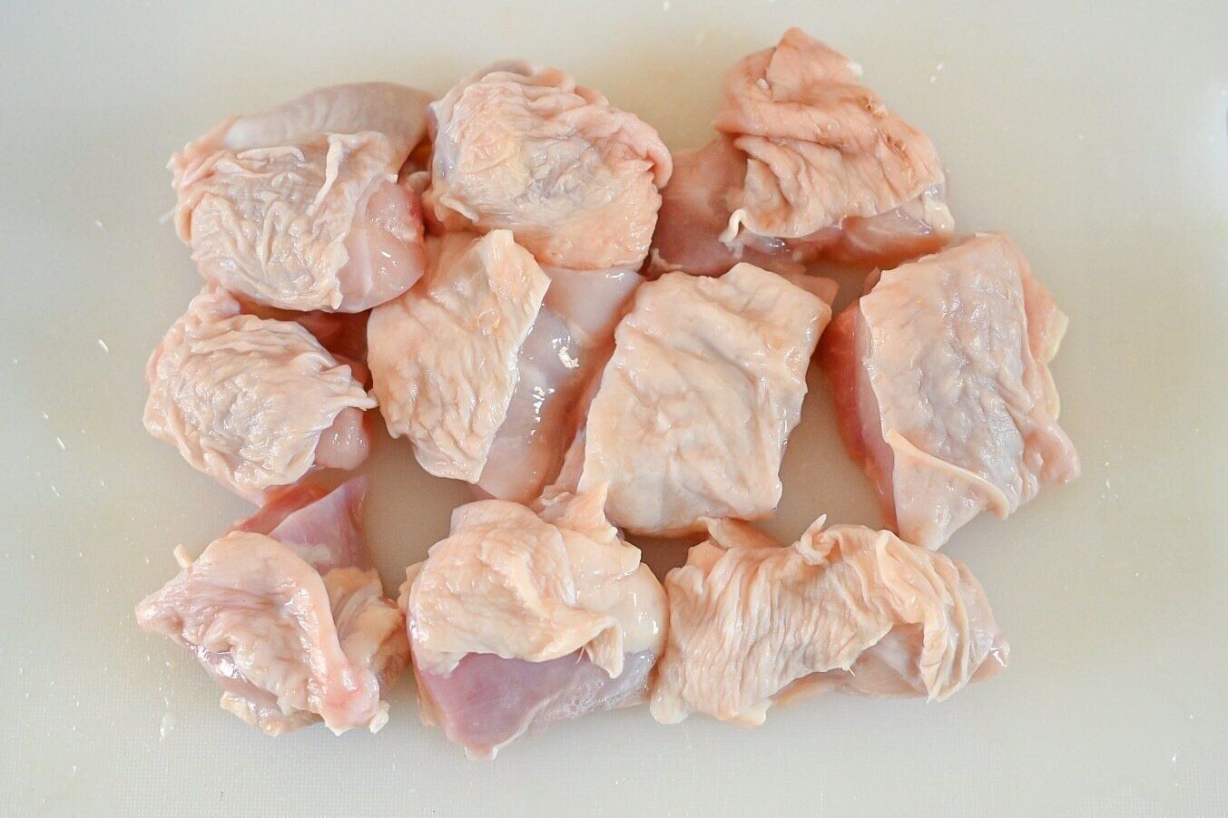カットした鶏肉