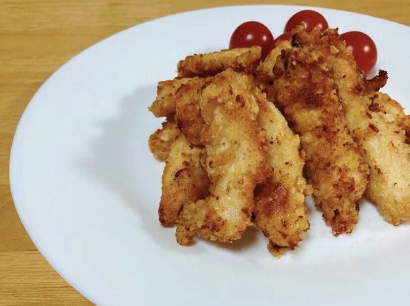 【鶏むね肉レシピ】安くて大満足！サクッと楽しめるコンソメ味のスティックチキン