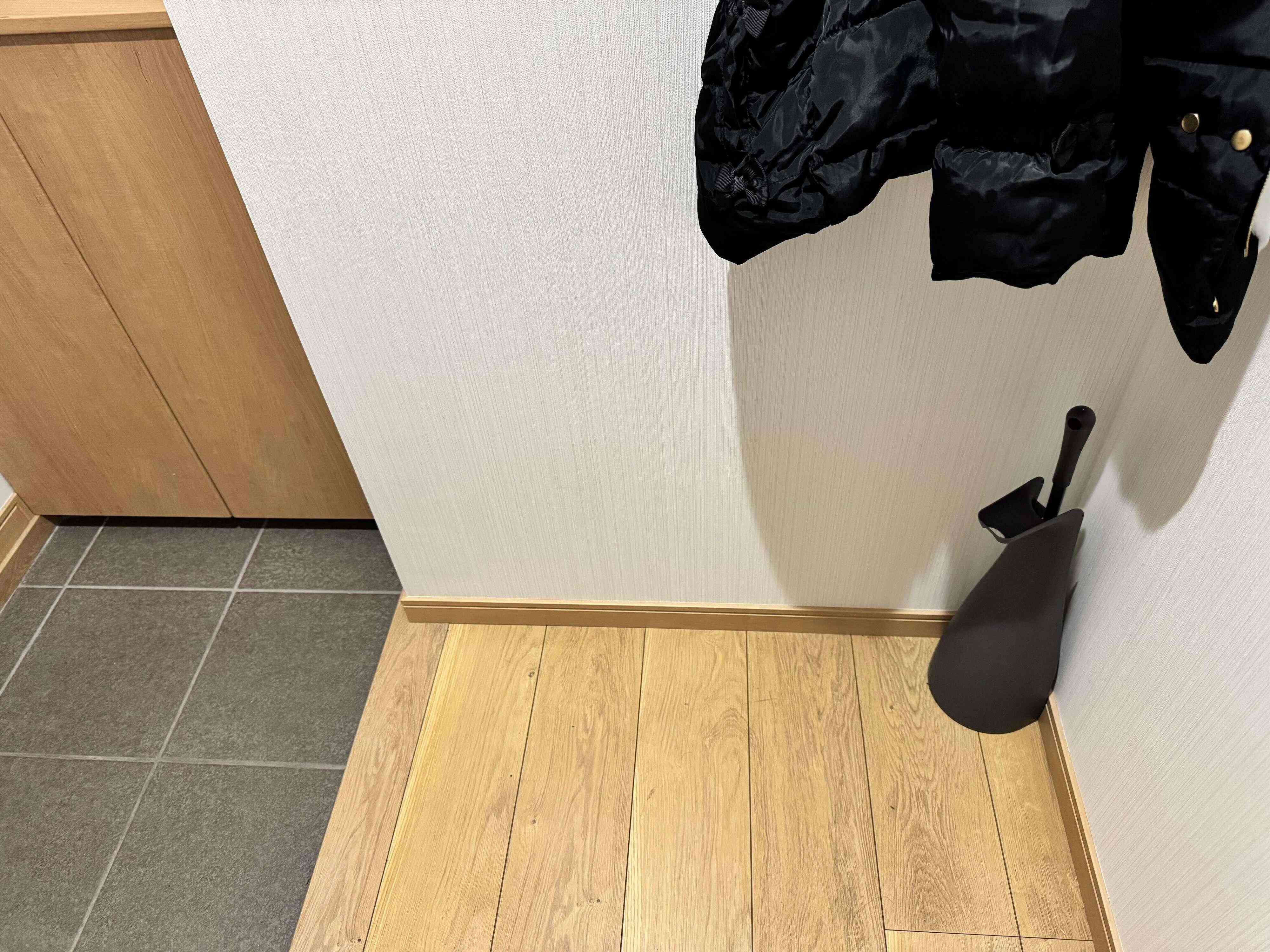 1．玄関を通ったついでにタタキ掃除を行う