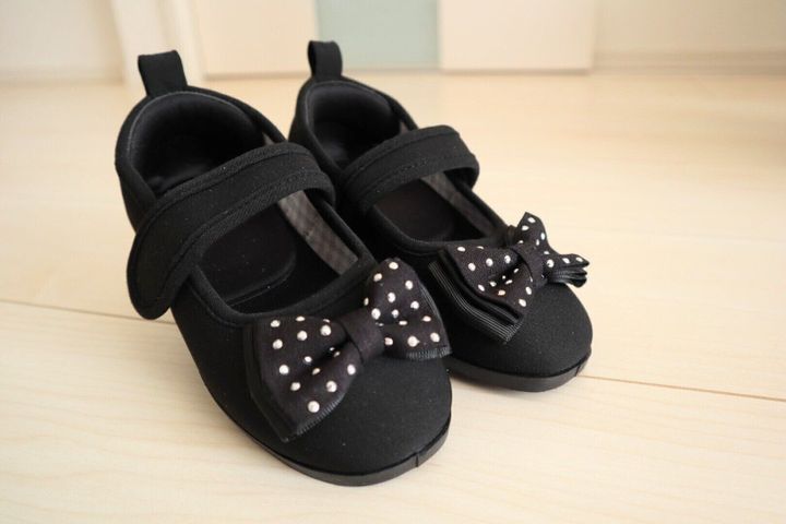 セリア 子ども用フォーマル靴のサイズ調整に 子どもにも使えた靴擦れ防止グッズ サンキュ セリア 子ども用フォーマル靴のサイズ調整に 子どもにも使えた靴擦れ防止グッズ サンキュ