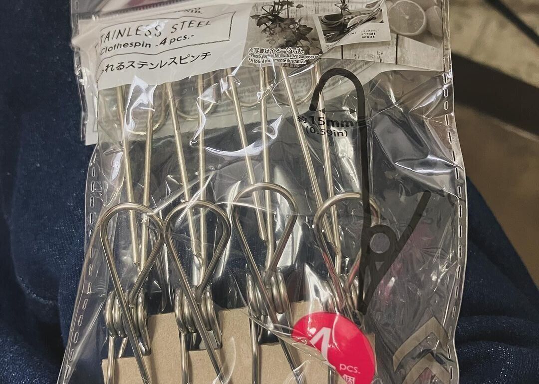 【ダイソー】掛けられるステンレスピンチもダイソーなら４個で110円