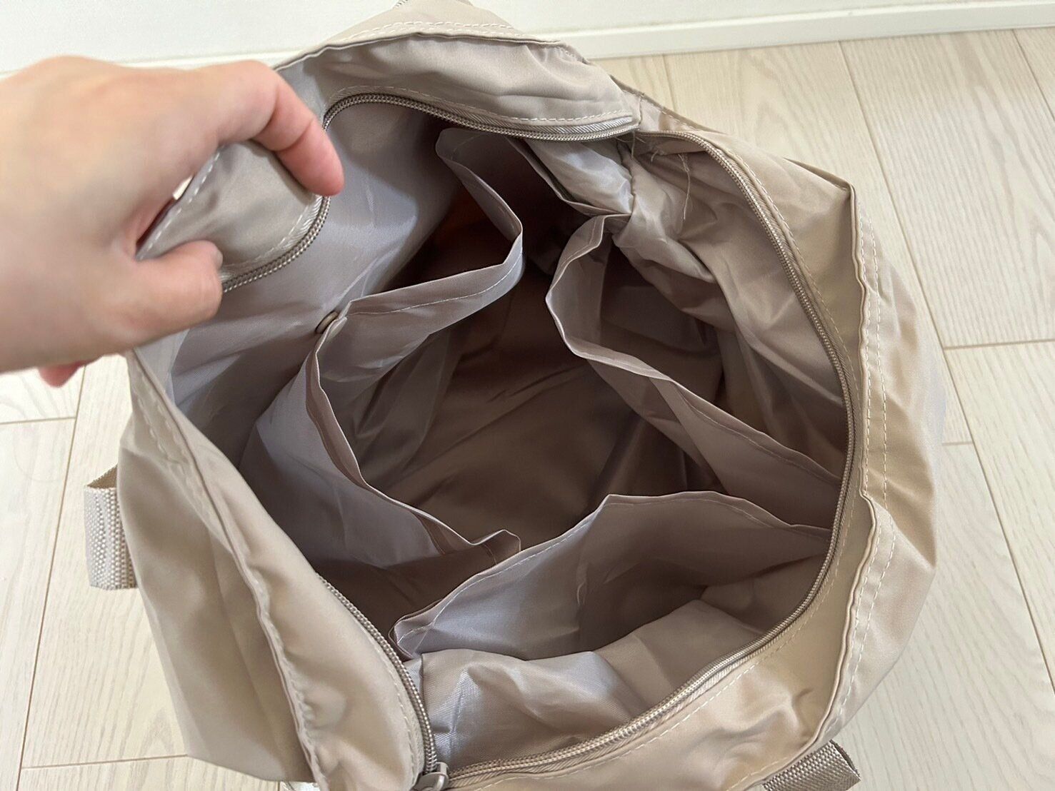 【3COINS】旅行時に持っていきたい！キャリーケースでのお出かけに便利なバッグ！