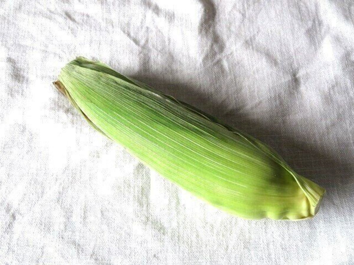 特別な道具はいらない!トウモロコシが電子レンジのみで満足の味に