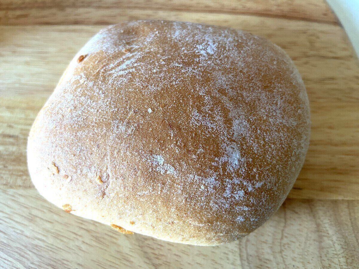 全粒粉入りロールパン