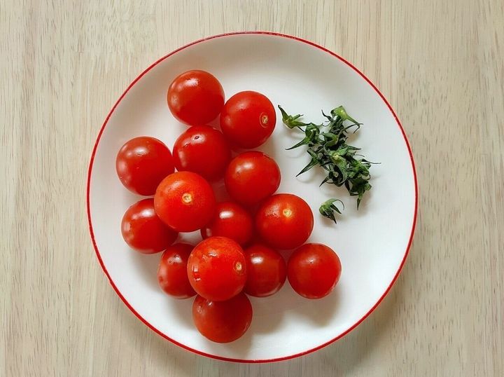 野菜のプロが教える ミニトマトはヘタ付きのまま保存しないのが正解 サンキュ 野菜のプロが教える ミニトマトはヘタ付きのまま保存しないのが正解 サンキュ