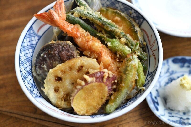 いそがしい日にぴったりな 丼もの 丼ぶり おすすめレシピ55選 パパッとつくれておなかも大満足 サンキュ