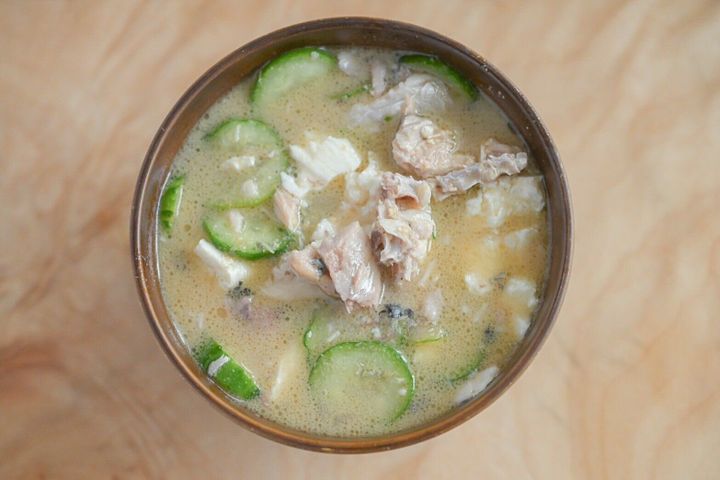 器に入ったサバ缶の冷汁