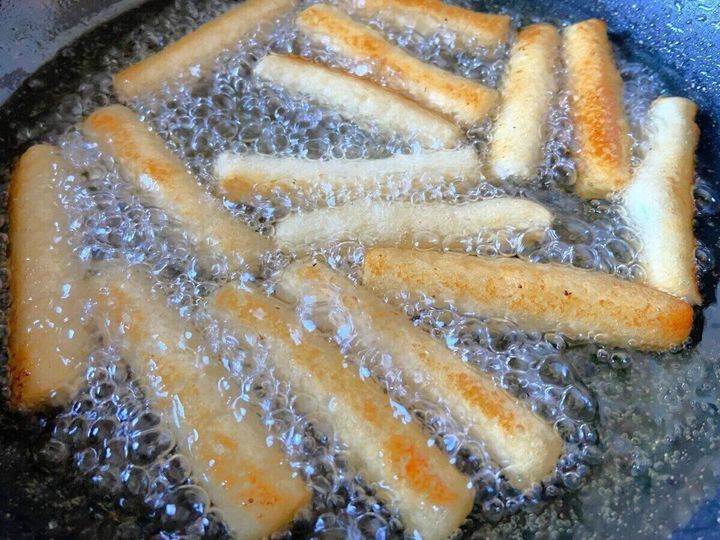 揚げるとふくらむ