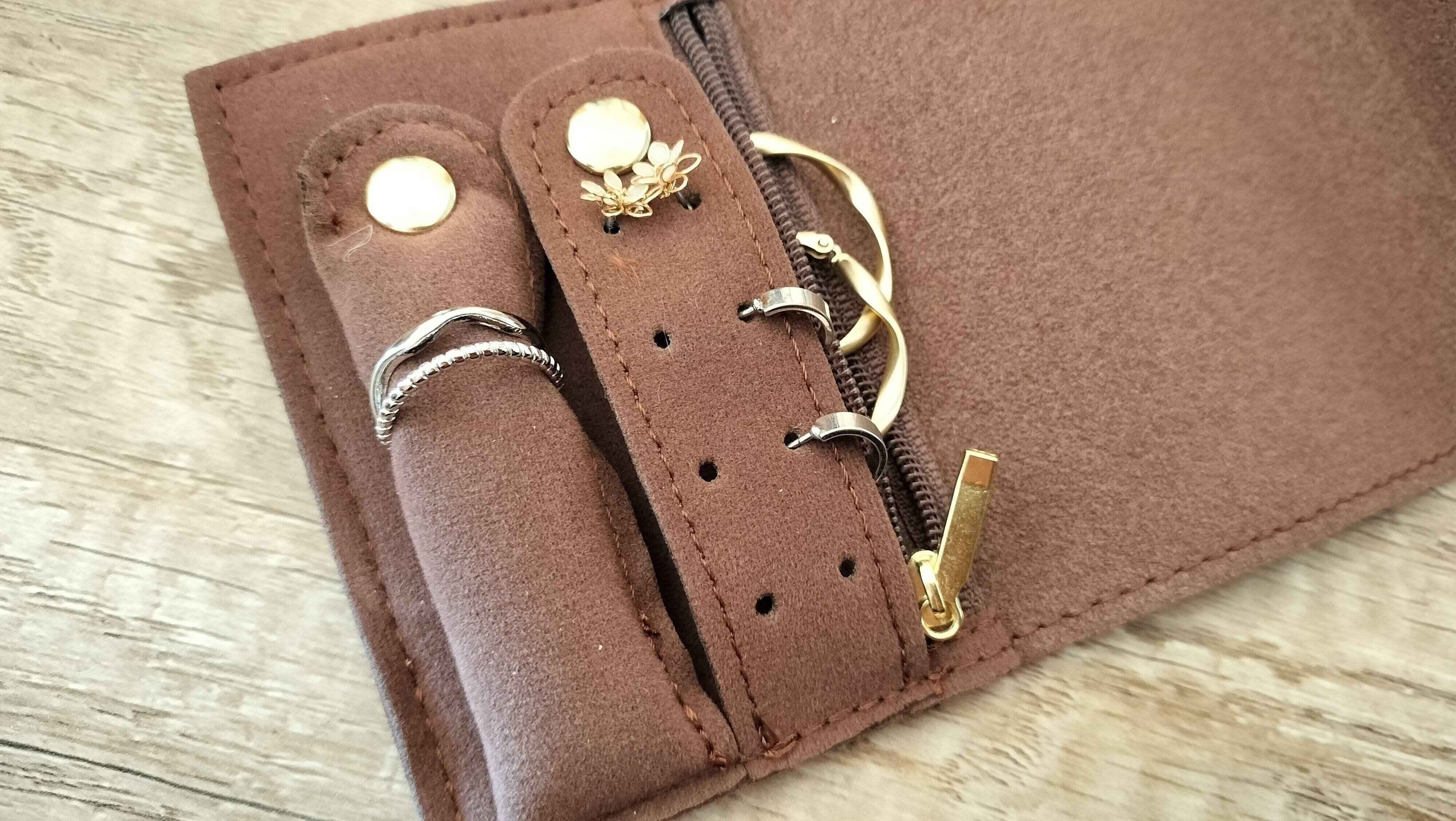 アクセサリーをセットした様子