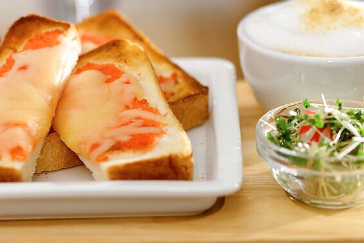 チーズと明太子のトースト