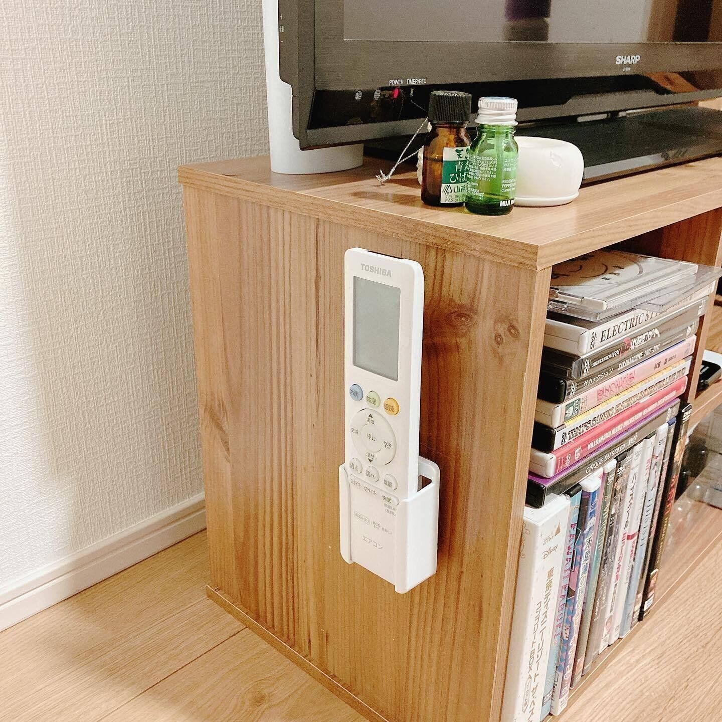 セリアのアイテムを使って浮かす収納に