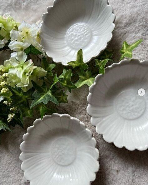 上品なお花の形の小鉢