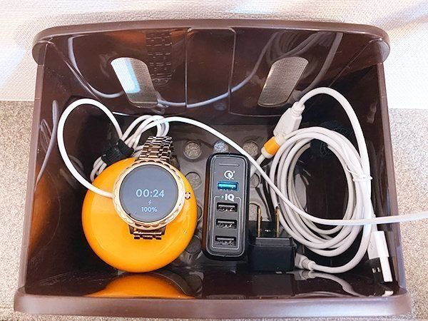 100均キッチン用品で！ケーブルをスッキリ整理