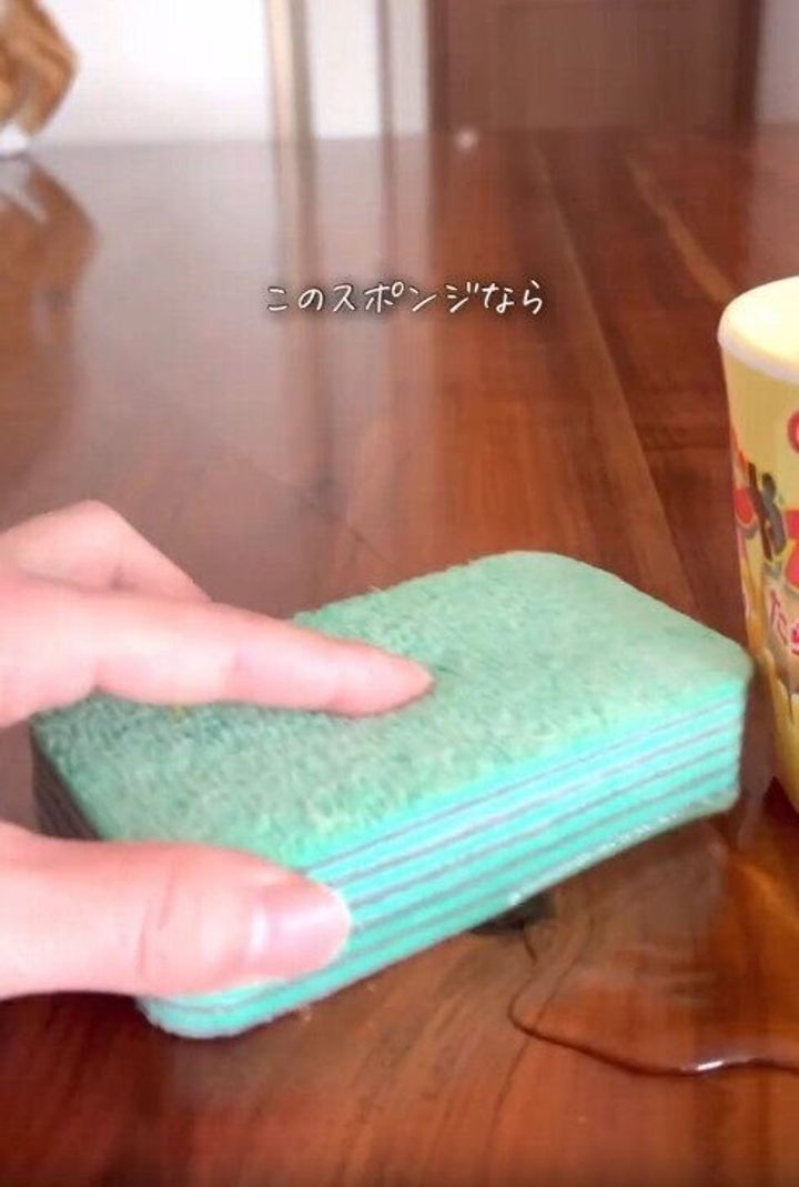 【ニトリ】抜群の吸水力でこぼした飲み物もさっと拭くだけ