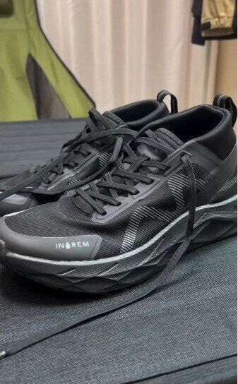 【ワークマン】雪の中でも走れる!?コスパ最強ランニングシューズ