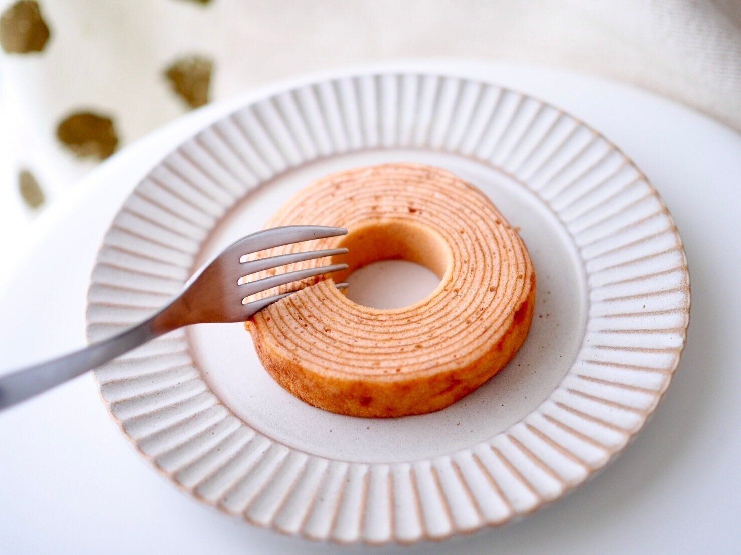 シャトレーゼ「バウムクーヘンすこやかの樹 さくら」商品写真