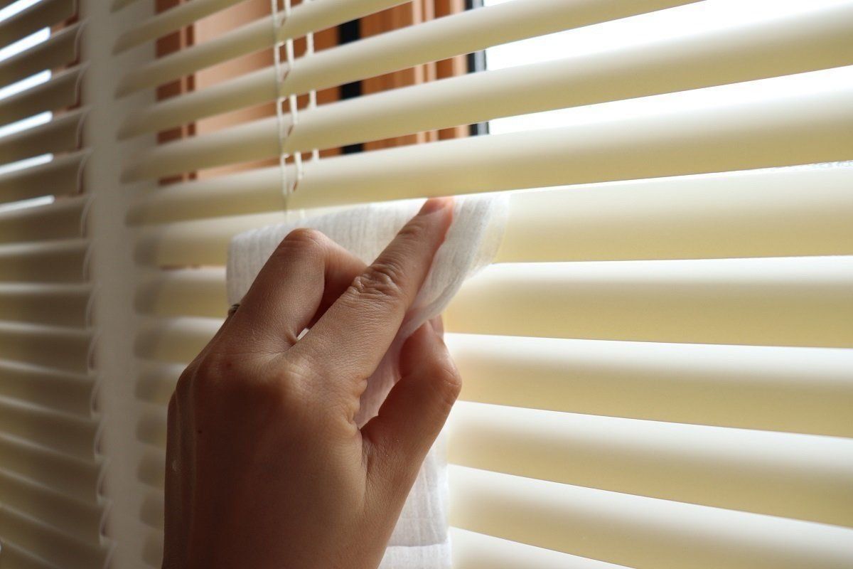 ダイソーの マイクロファイバーブラインドクリーナー でブラインドをしっかりお掃除 サンキュ