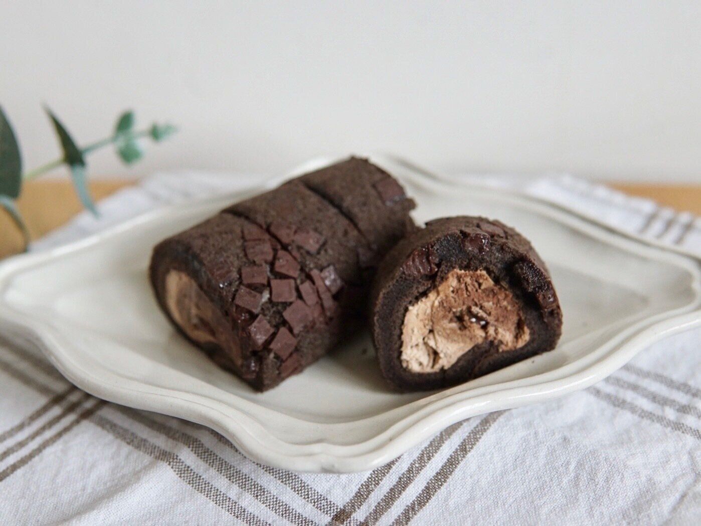 ごろっと焼きチョコもち食感ロール　4個入