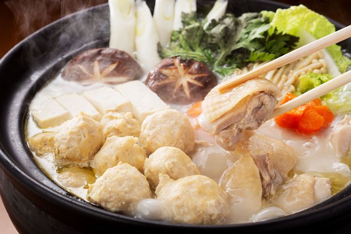 鶏鍋料理、鍋料理、白背景、水瀧