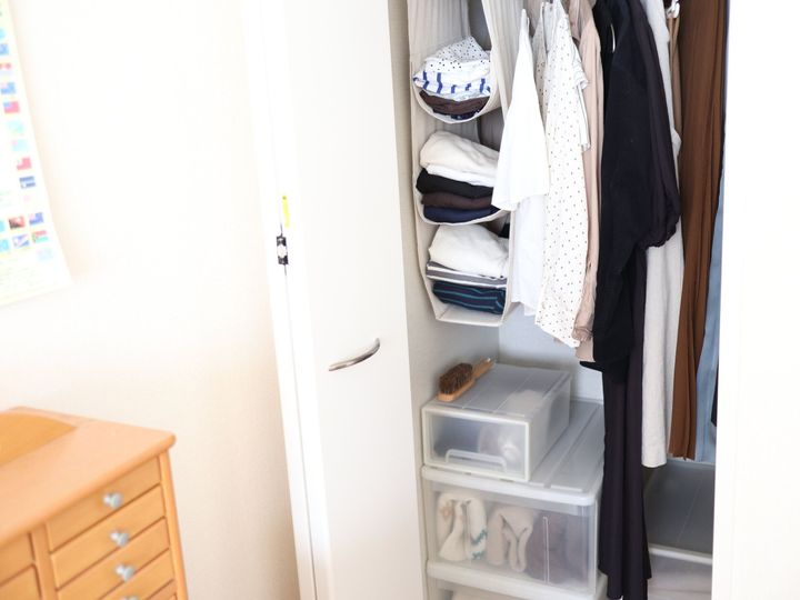 収納 狭いクローゼットを有効活用する3つのコツ サンキュ 収納 狭いクローゼットを有効活用する3つのコツ サンキュ