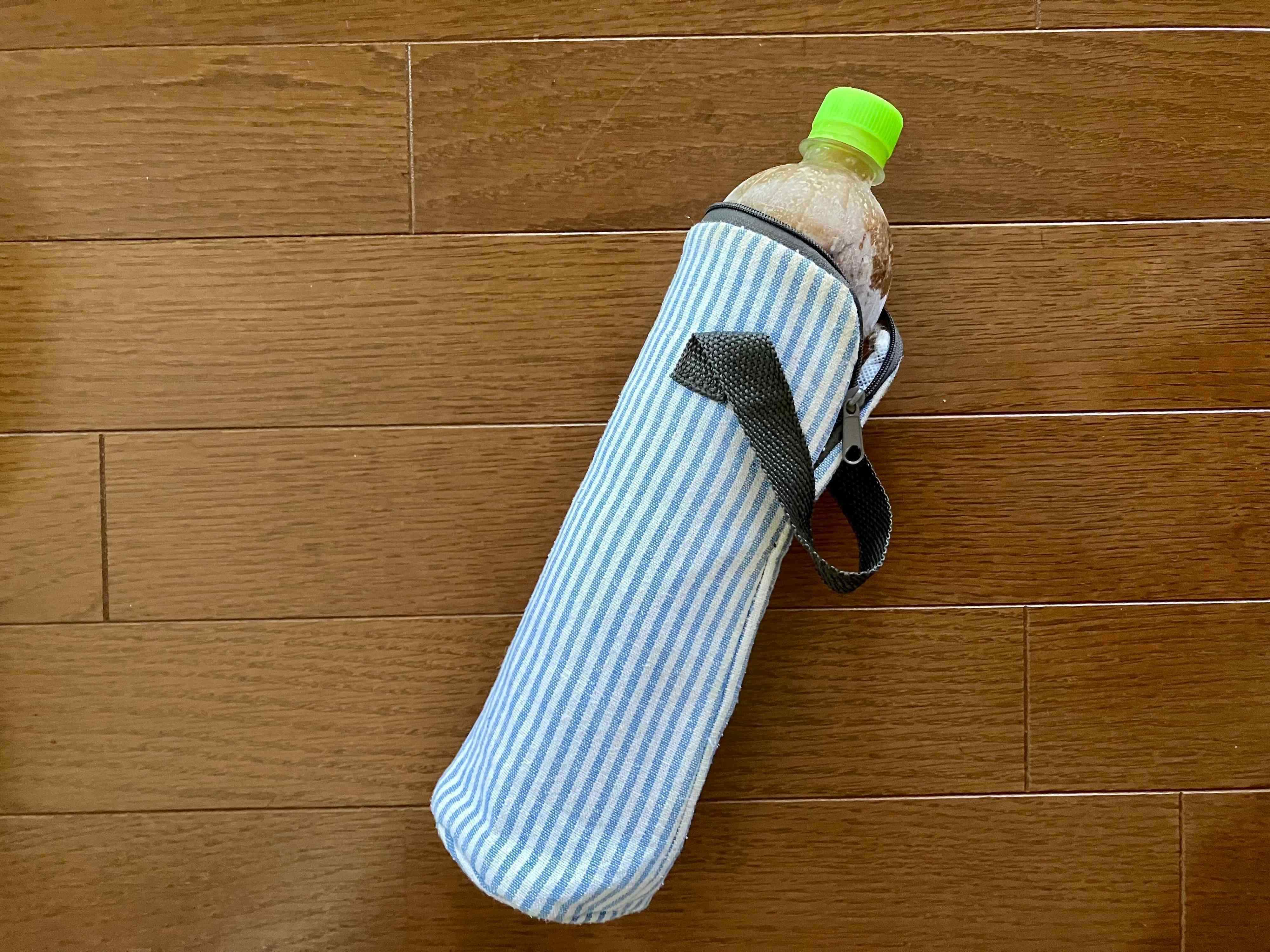 凍らせたペットボトルをIN