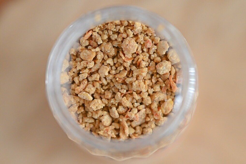 ピリ辛エビ塩の中身