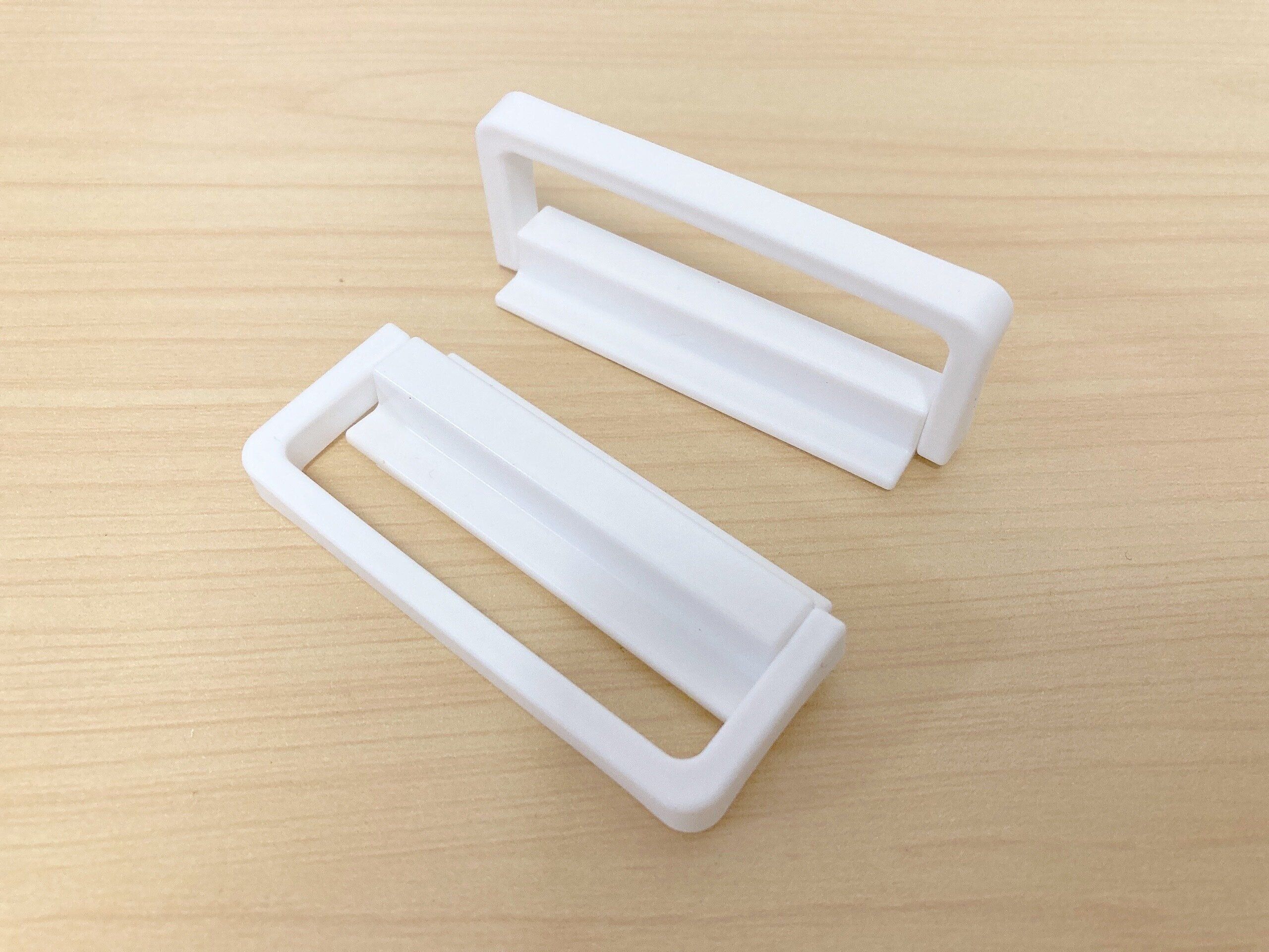 ダイソー貼れる取っ手可動式