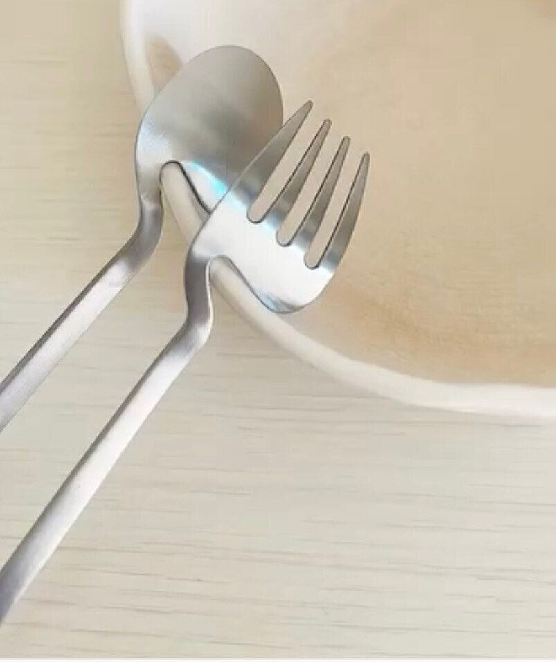 不思議な形をした画期的なカトラリー！