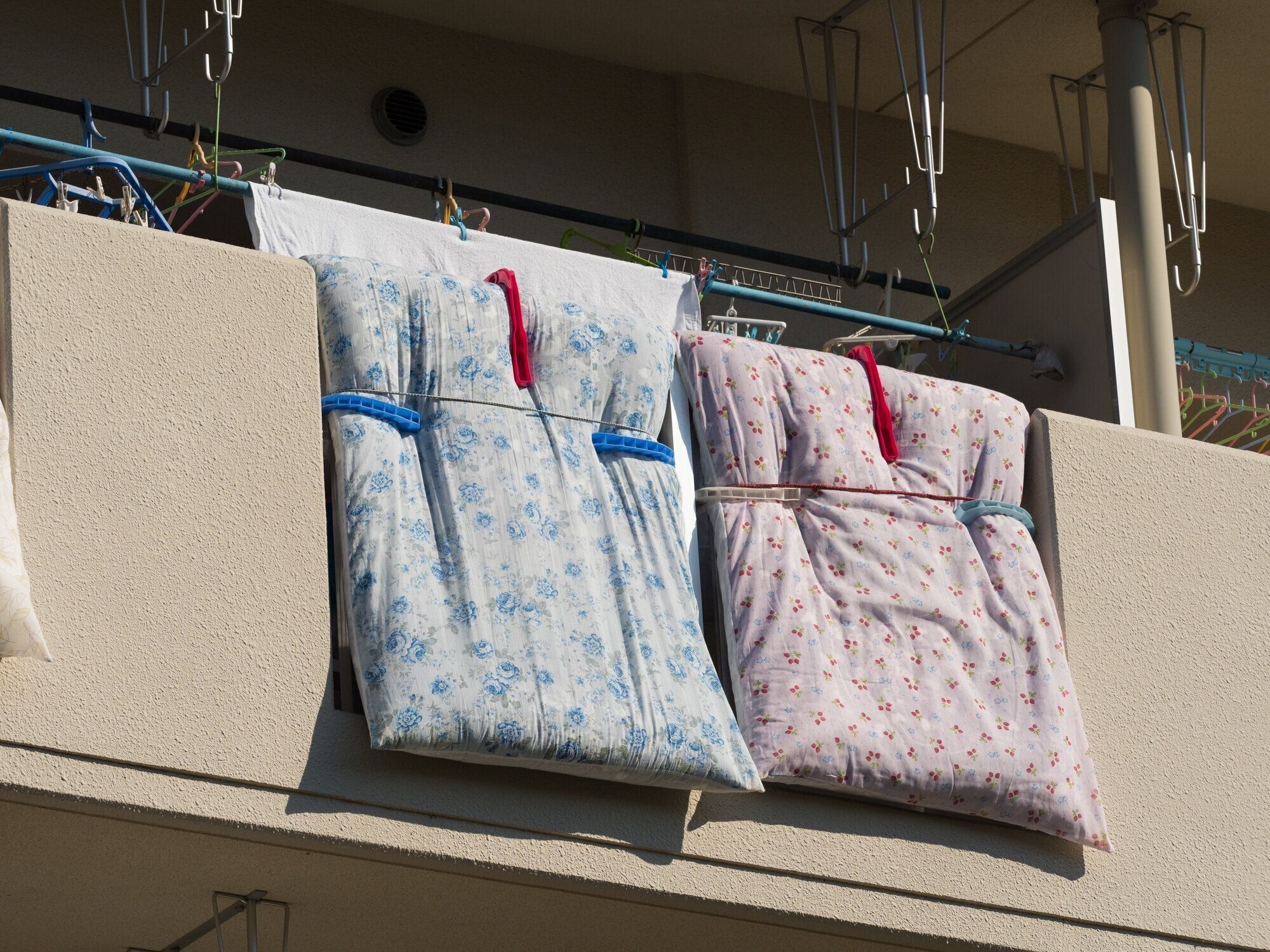 ベランダ干し布団