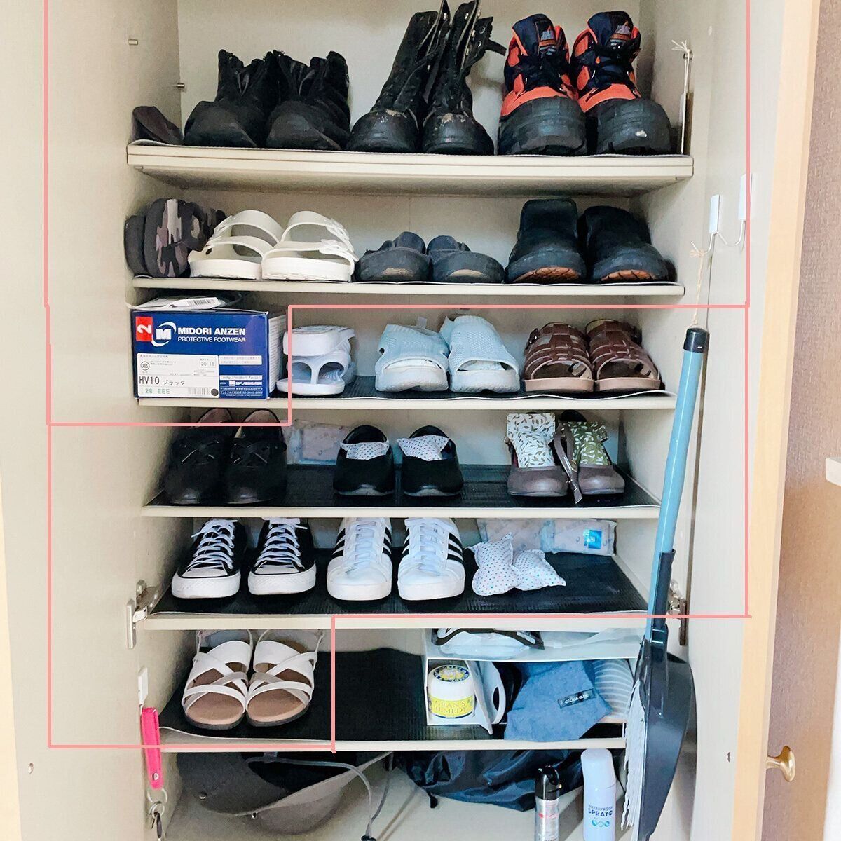 靴は段ごとに人別に