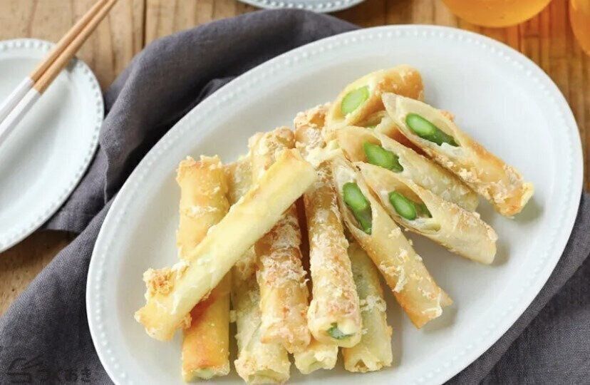 アスパラとチーズのスティック春巻き