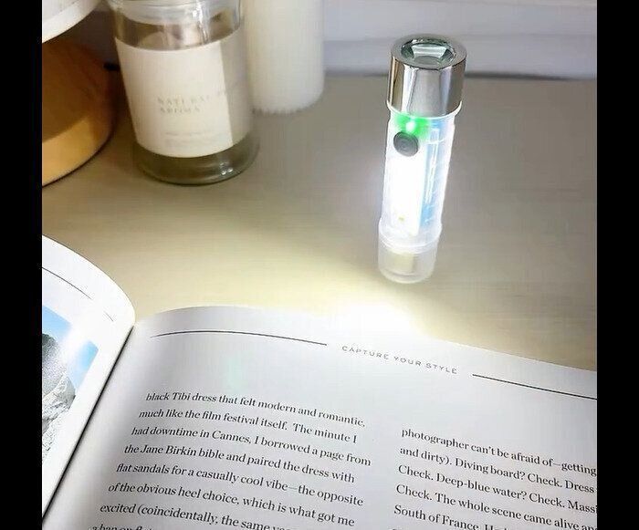 【ダイソー】見た目タイムカプセル！充電式LEDスケルトンライト