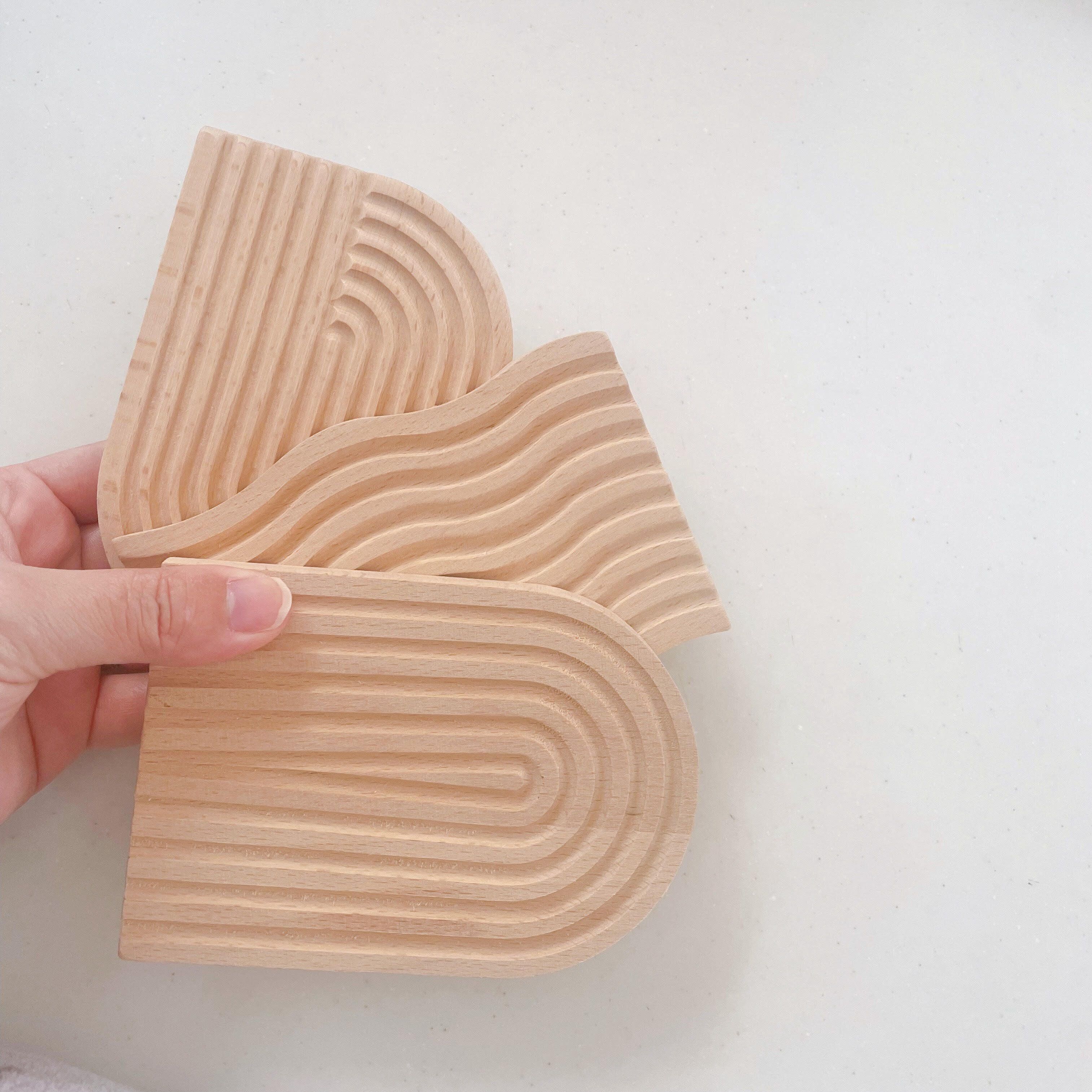 ダイソー　木製インテリアトレー