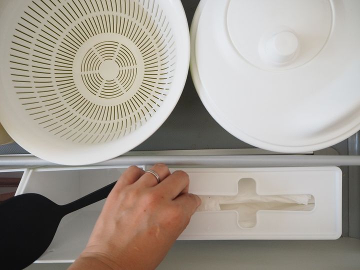 ダイソーの収納ボックスでゴミ袋のストックがすっきり綺麗 サンキュ ダイソーの収納ボックスでゴミ袋のストックがすっきり綺麗 サンキュ