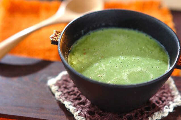 ビタミンたっぷりチンゲンサイとバナナのスムージー