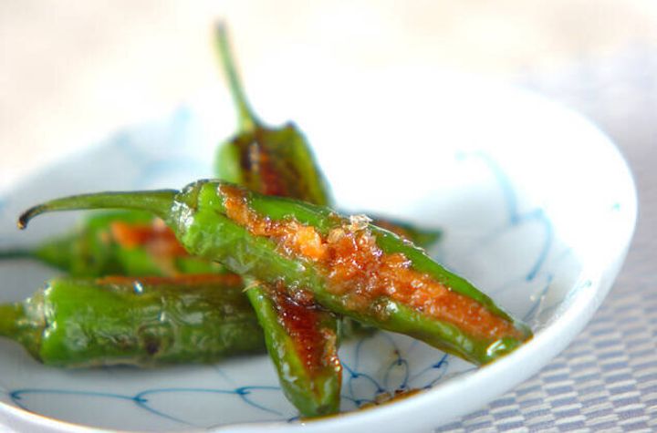 シシトウのおかか詰め焼き