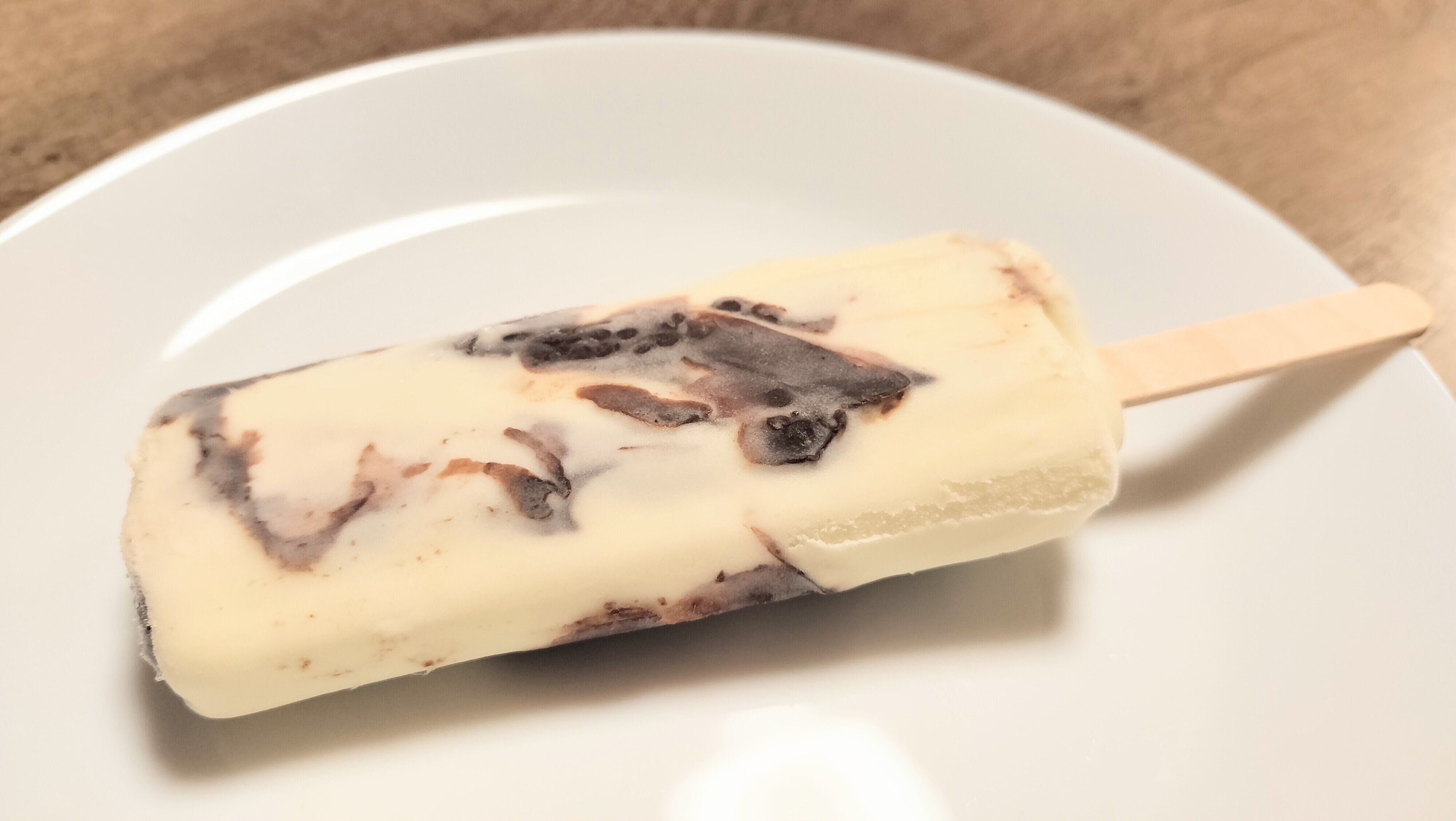 パキパキのチョコレートがくせになるアイス