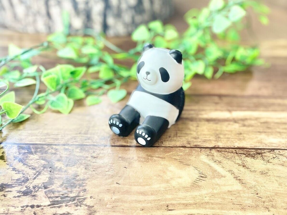 110円でイイんですか!?シンプルパンダがインテリアにもなるスマホアイテム