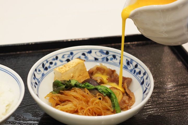 豚肉でも鶏肉でも!もっと自由な「すき焼きアレンジ」で気楽な“週末ごちそう鍋”を