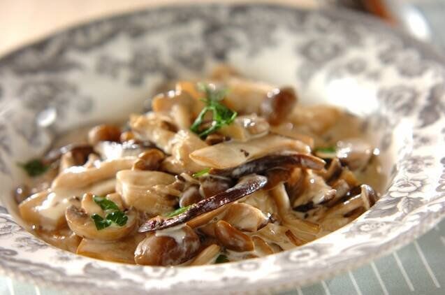 余った生クリームでキノコのクリーム煮