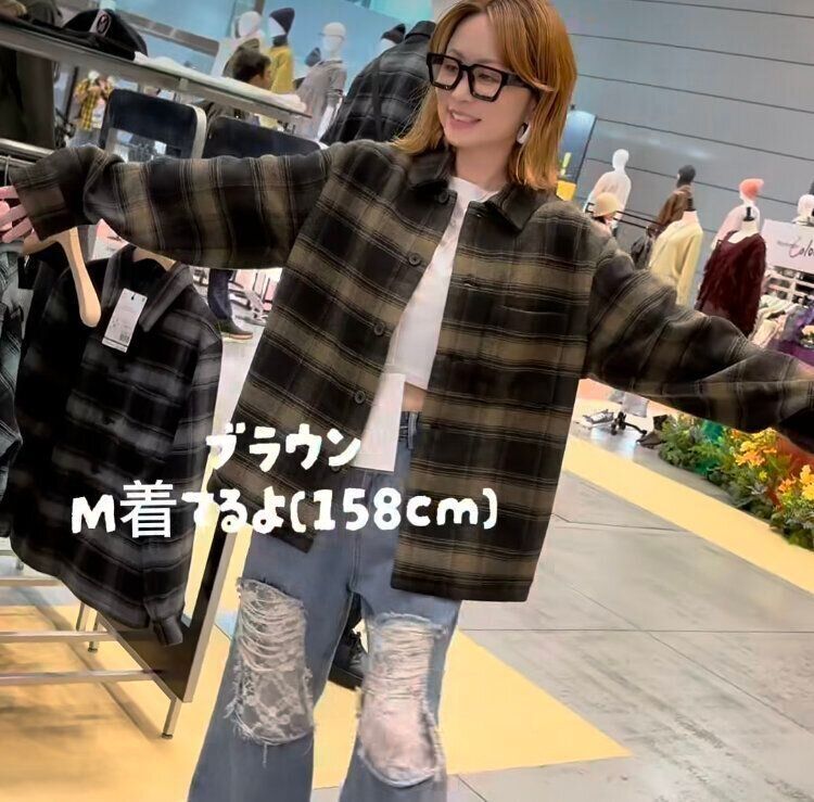 チェックシャツ