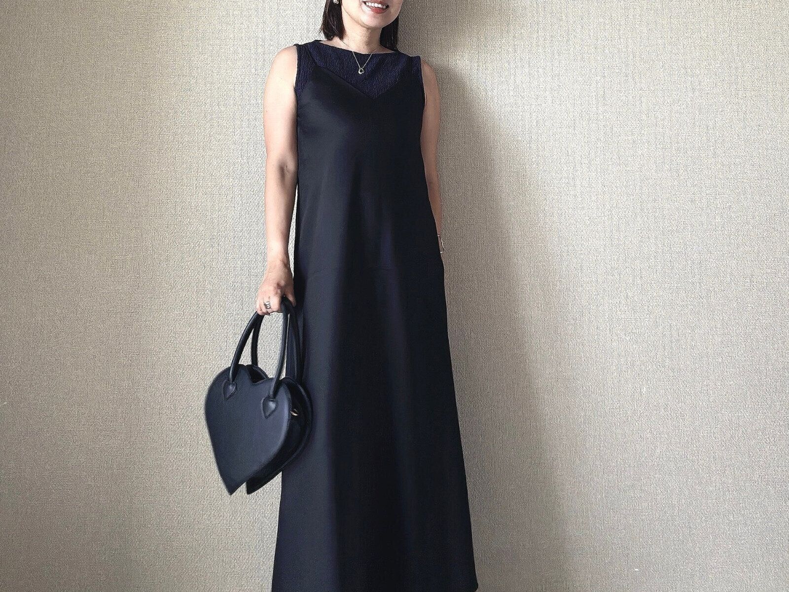 ユニクロ　サテンキャミソールワンピース